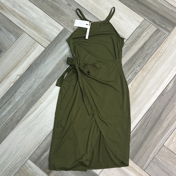 NWT Olive Green Faux Wrap Dress Size Medium - Picture 6 of 10